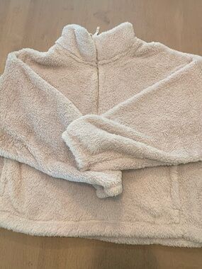 Old Navy Cream Sherpa Pullover